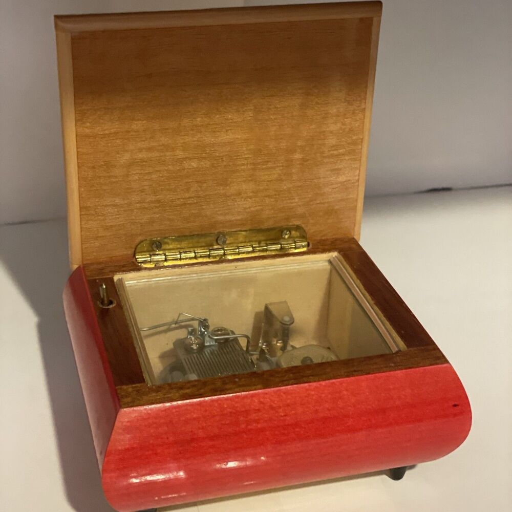 VINTAGE SANYO JAPAN - WOOD FLORAL LAQUERED RECTANGLE MUSIC BOX🎶 Isle of Capri